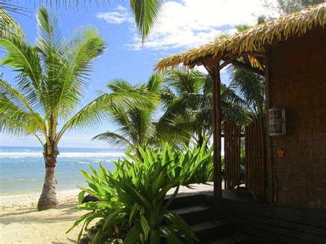 Discover the Perfect Tropical Retreat at Magic Reef Bungalows in Arorangi District